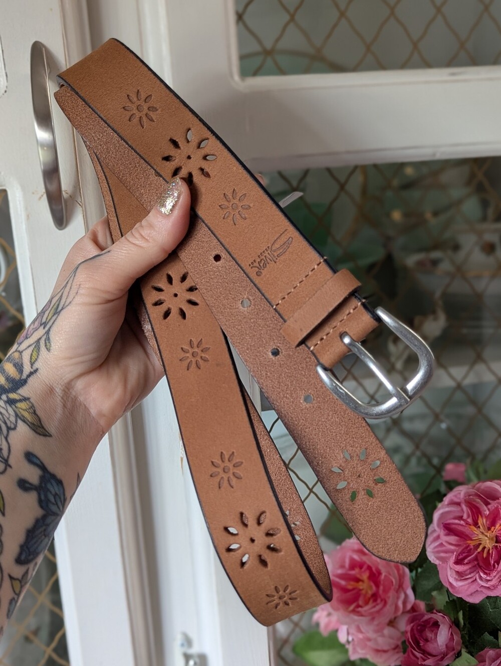 🌸SilverJeans Women's Tan  Floral Daisy Cutout Belt Silver Buckle Flowers Boho
